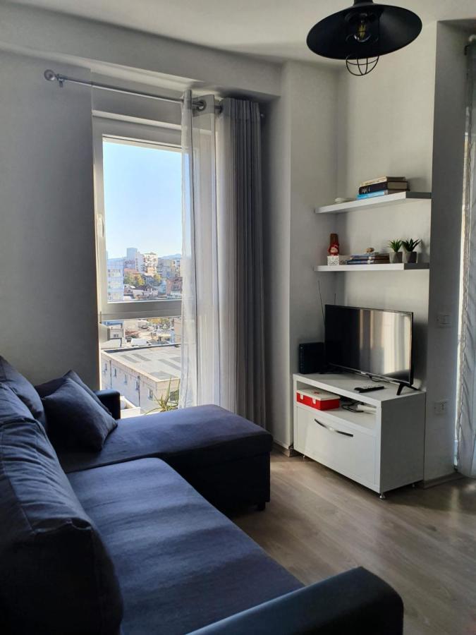 Rovena'S Apartment - Free Parking Tirana Bagian luar foto