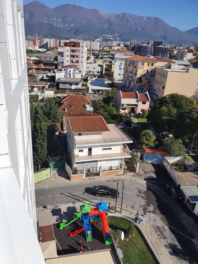 Rovena'S Apartment - Free Parking Tirana Bagian luar foto
