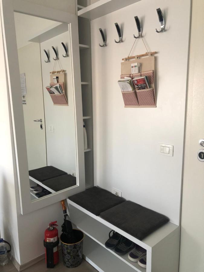 Rovena'S Apartment - Free Parking Tirana Bagian luar foto