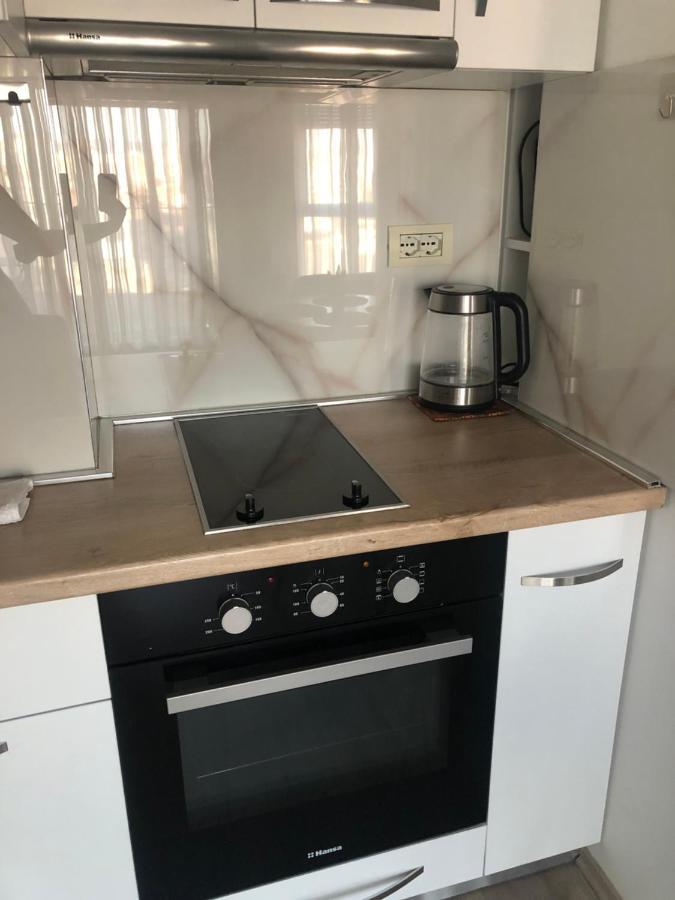 Rovena'S Apartment - Free Parking Tirana Bagian luar foto