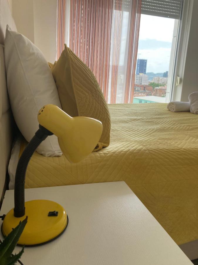 Rovena'S Apartment - Free Parking Tirana Bagian luar foto